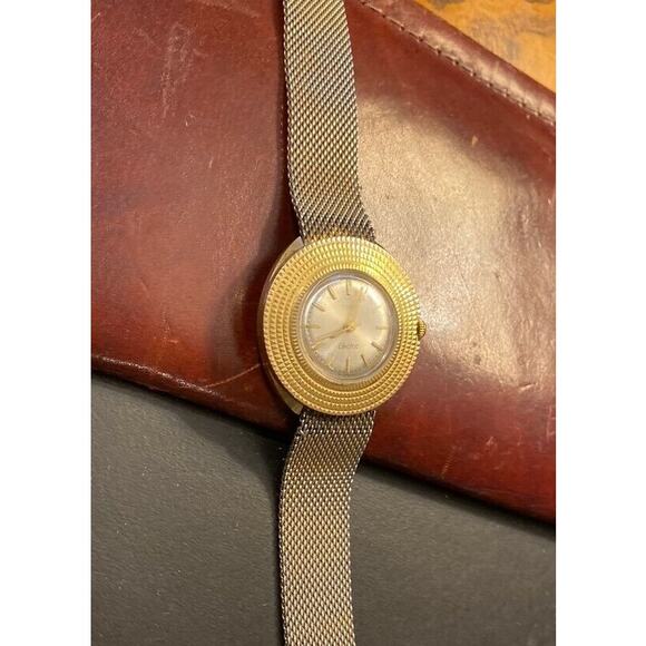 VTG Women's 30mm Gold Tone German Made Timex Electric Watch, Repair - Picture 2 of 3